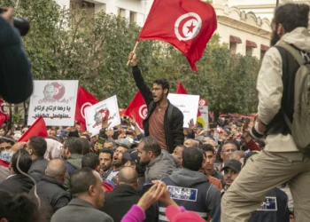 القيروان تشتعل.. غضب اجتماعي واحتجاج سياسي متصاعد في تونس