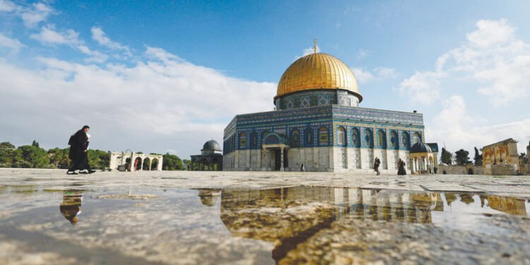 المسجد الأقصى بوصلة التهدئة في زمن المفاوضات العسيرة
