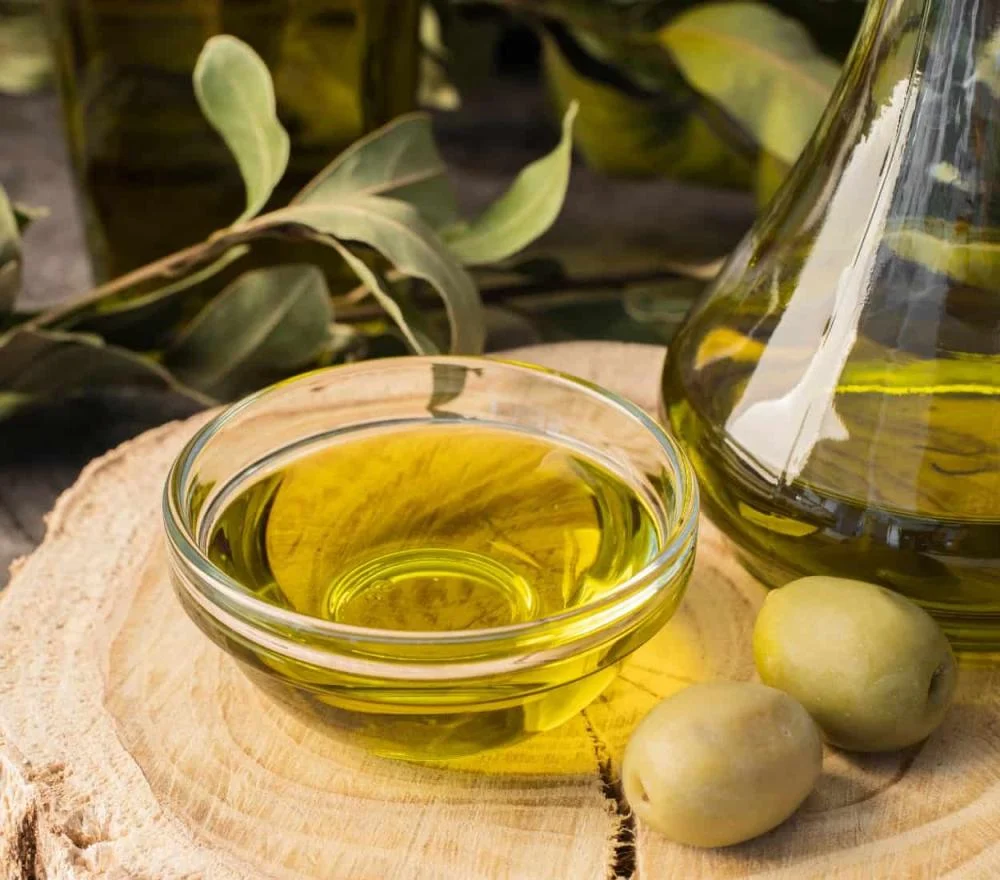 فوائد زيت الزيتون.. 11 سراً لحماية قلبك وعقلك