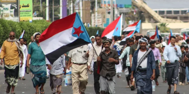 تصعيد في جنوب اليمن: تحذير سعودي وردّ انفصالي