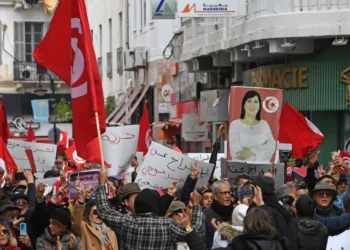 تونس في مفترق طرق.. أحكام القضاء تصطدم بالمعارضة السياسية