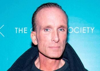 من هو بيتر غرين وسبب وفاته؟ عُثر بجانبه على رسالة غامضة