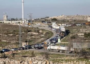 تشديد ميداني جديد.. الاحتلال يغلق حاجز عطارة ويشل الحركة برام الله 