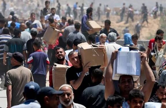 إسرائيل تصعد ضد المنظمات الإنسانية.. تهديد بإيقاف عملها في غزة من 2026