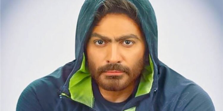 تامر حسني في أول ظهور بعد وعكته الصحية