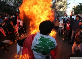 أزمة سياسية متصاعدة.. هل يشهد لبنان حربًا أهلية؟