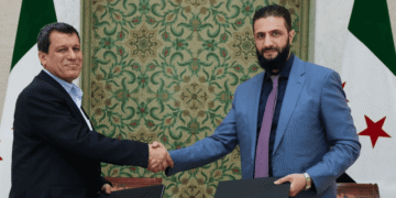 دمشق تفتح أبوابها لـ«قسد».. هل ينجح لقاء عبدي والشرع؟