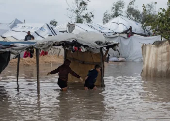 الأمطار تكشف جروح غزة العميقة