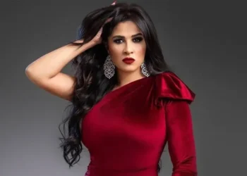 صور ياسمين عبد العزيز الجديدة تشعل الجدل.. وشقيقها يتوعد