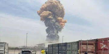 انفجار غامض في بندر عباس.. والحرس الثوري ينفي استهداف قائد البحرية