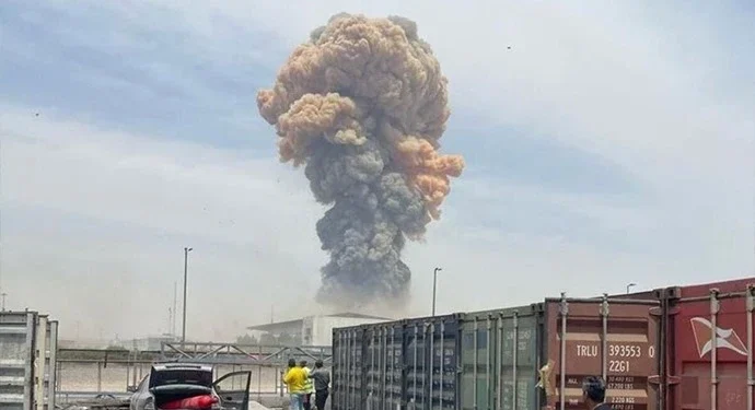 انفجار غامض في بندر عباس.. والحرس الثوري ينفي استهداف قائد البحرية