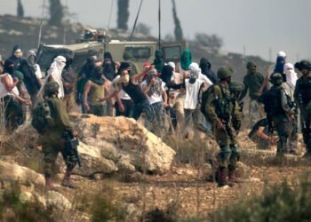 إحراق المنازل ونهب الممتلكات.. قراءة في تصعيد عنف المستوطنين