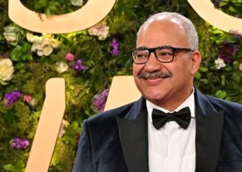 بيومي فؤاد يبكي ويعتذر لـ محمد سلام.. ماذا قال؟