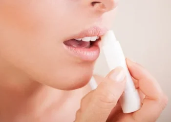 علاج تشقق الشفاه.. وداعاً للنزيف والآلام