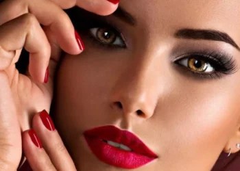 5 حيل سحرية لتوسيع العيون الصغيرة بالمكياج