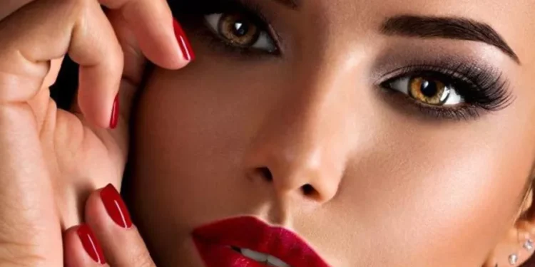 5 حيل سحرية لتوسيع العيون الصغيرة بالمكياج