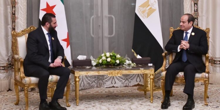 الشرع يتغزّل في مصر.. ماذا تريد دمشق من القاهرة؟