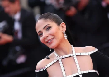 منى زكي تكسر صمتها وترد: كل ما يُتداول عارٍ تماماً عن الصحة