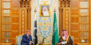 باكستان تتدخل.. حراك خليجي إقليمي لاحتواء التصعيد في اليمن