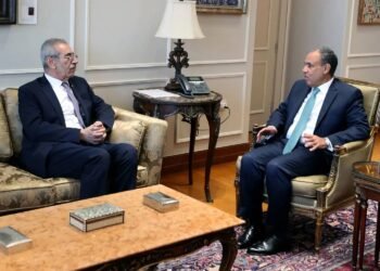 هل تمهد القاهرة لعودة السلطة الفلسطينية ونشر قوة دولية في غزة ؟