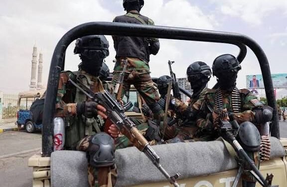 اليمن يستعيد هيبة الدولة.. القضاء يعود إلى العمل وحملات صارمة لضبط السلاح