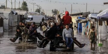 شتاء غزة القاسي.. تحذيرات دولية من كارثة إنسانية تتفاقم رغم الهدنة