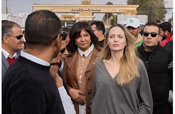 من معبر رفح.. هل تنجح رسالة أنجلينا جولي في تسريع إنقاذ غزة؟