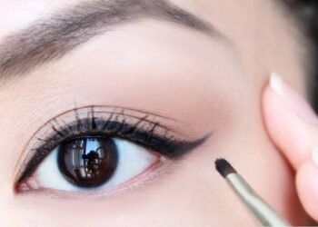 مكياج 2026.. الألوان الجريئة والرموش "الدرامية" تعود للواجهة