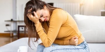 مسكنات من الطبيعة.. 3 فواكه تنهي معاناة آلام الدورة الشهرية