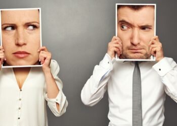 الانطباع الأول.. 5 ثوان ترسم هويتك في عيون الغرباء