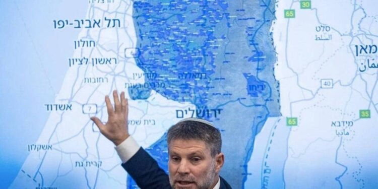 تهجير علني.. مصير الضفة الغربية بعد تصريحات “سموتريتش”