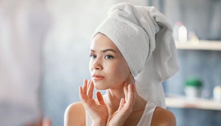 حمام البخار المنزلي.. دليلك لبشرة متوهجة في 10 دقائق