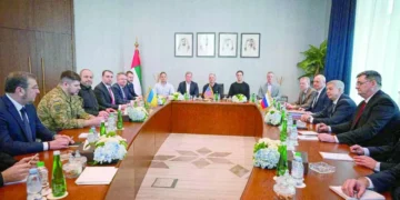 مفاوضات أبوظبي بين روسيا و أوكرانيا : انفراجة إنسانية بلا سلام قريب