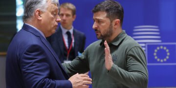 المجر تربط دعم أوكرانيا النفطي بتدفقات دروجبا وتجمّد قرضًا أوروبيًا ضخمًا