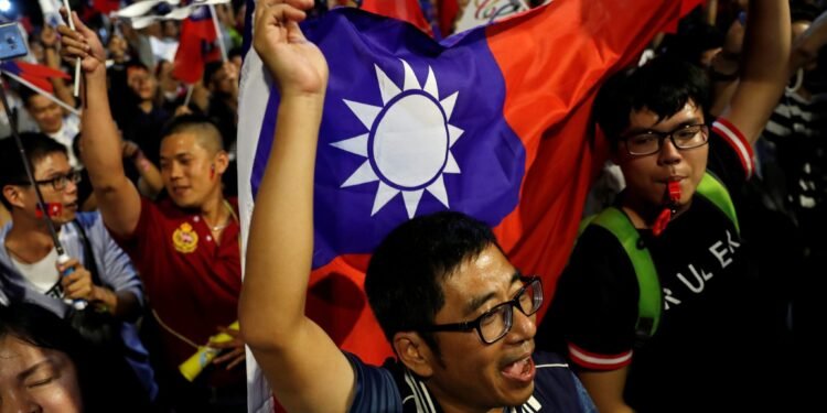 تايبيه تحذّر من “أثر الدومينو”: ماذا يعني سقوط تايوان للمنطقة؟