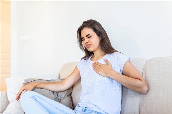أعراض ما قبل النوبة القلبية.. لا تتجاهليها