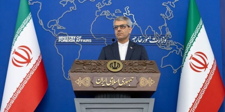 التصعيد يسبق التفاوض: واشنطن تلوّح بالقوة وطهران ترفع سقف الرد