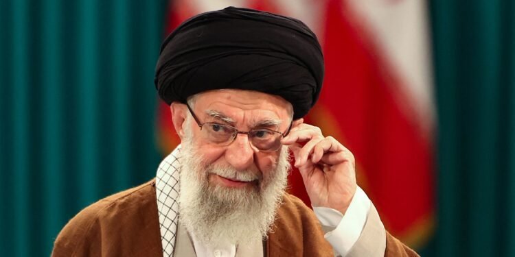 ما بعد خامنئي: انهيار محتمل أم استمرارية محسوبة