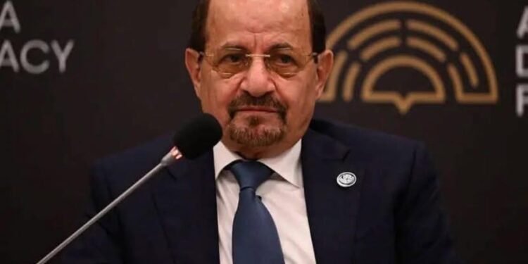 حكومة يمنية جديدة من 34 وزيراً… هل تنهي الانقسامات داخل معسكر الشرعية؟