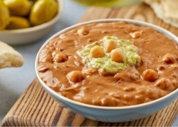 أضرار الفول في السحور.. من منجم بروتين إلى مصدر للجفاف