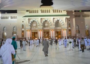 فوائد المشي للمسجد في رمضان.. خطوات تحمي قلبك