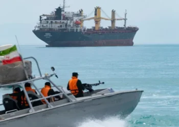 لماذا أجرت إيران مناورة «السيطرة الذكية» في مضيق هرمز الآن؟