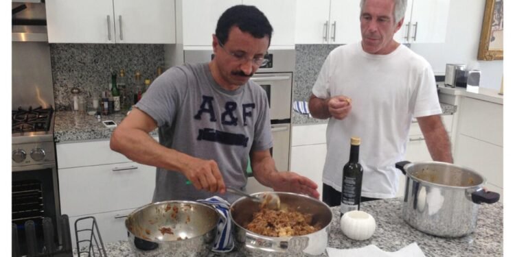 ملفات إبستين تهزّ شركات عالمية: تغيير مفاجئ في قيادة موانئ دبي