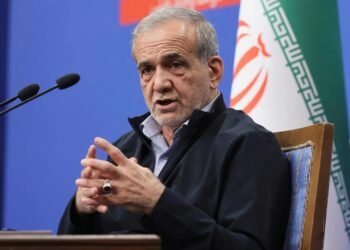 إيران تمهد الطريق للمفاوضات النووية مع واشنطن.. ماذا تشهد الأيام المقبلة؟