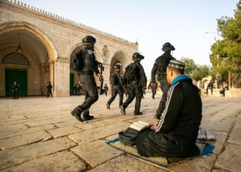 تقويض حرية العبادة.. خطيب الأقصى يكشف مخاطر التصعيد في رمضان