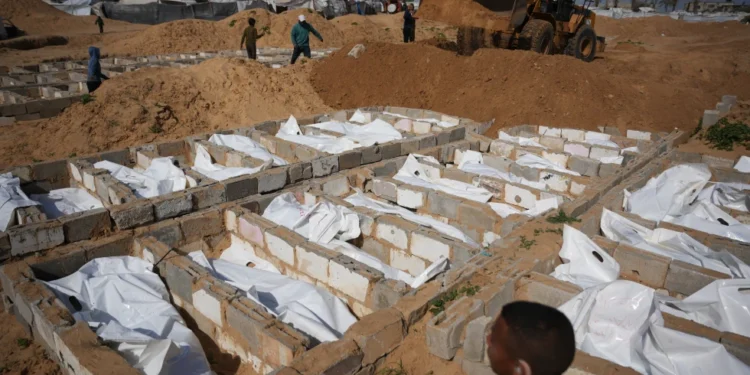 تحذيرات دولية من إفشال اللجنة الانتقالية في غزة