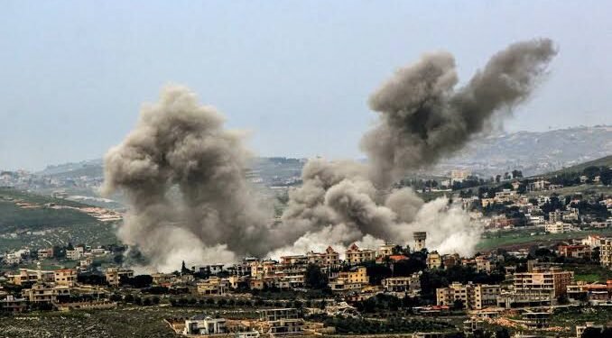 جنوب لبنان تحت النار.. غارات إسرائيلية تستهدف مستودعات أسلحة لحزب الله