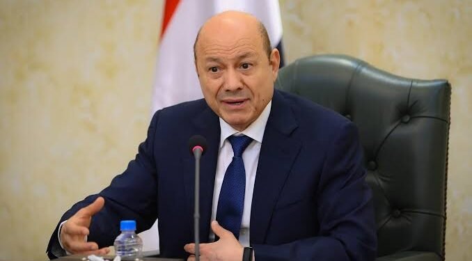 اليمن بين الدولة والفوضى.. العليمي يشدد على توحيد القرار الأمني والعسكري