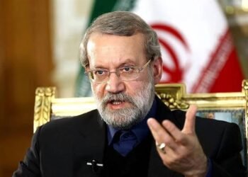 مسقط على خط التهدئة.. هل تمهد زيارة لاريجاني لاختراق إيراني–أميركي؟