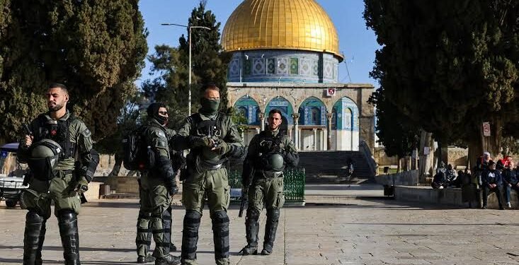 تصاعد التهريب يشدد الحواجز في القدس